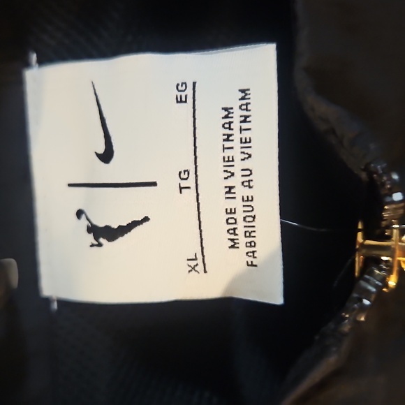 Nike Women's WNBA Black Woven Jacket: LIMITED EDITION: NEW WITH TAGS: SIZE XL - Picture 3 of 9